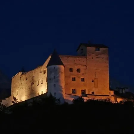 Apartment Schloss Naudersberg 1 In *